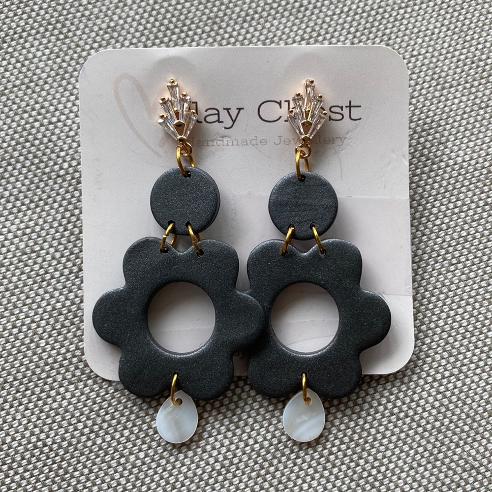 FREE with purchase - Picture 2 of 3